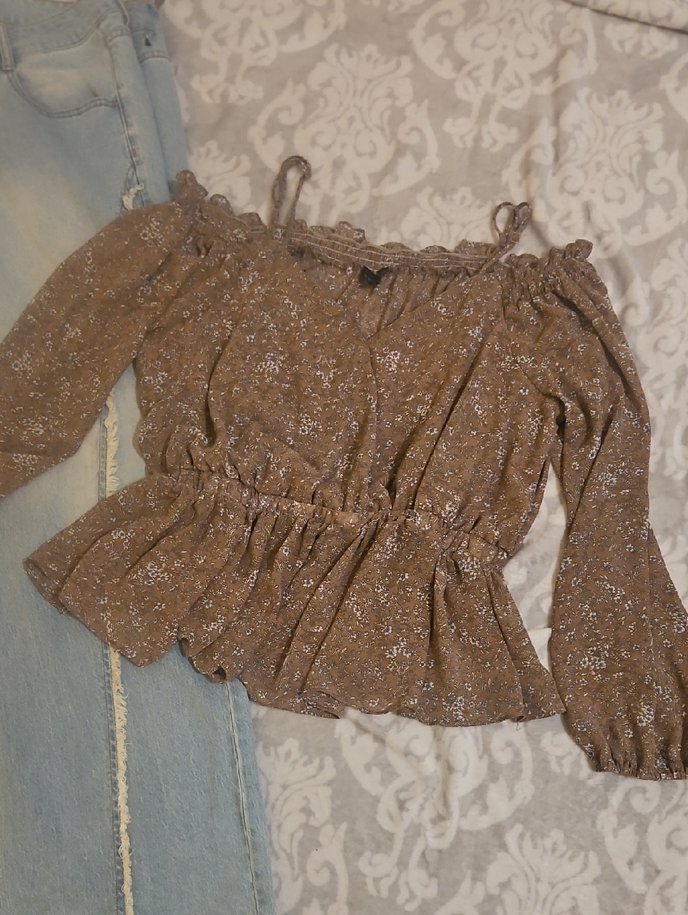 Women’s Brown Floral Off-Shoulder Peplum Top